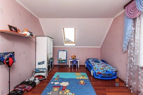 Дом, 2 этажа, 5 комнат