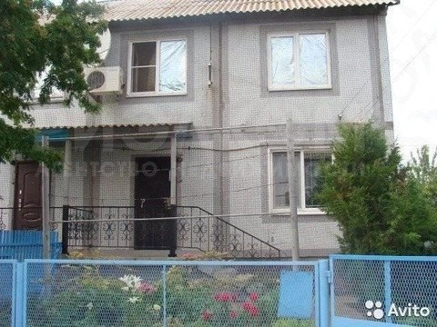 Дом, 2 этажа, 3 комнаты