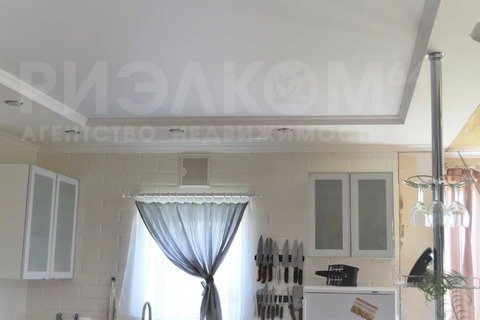 Дом, 2 этажа, 6 комнат