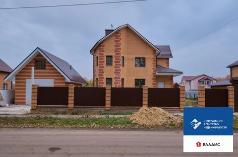 Дом, 3 этажа