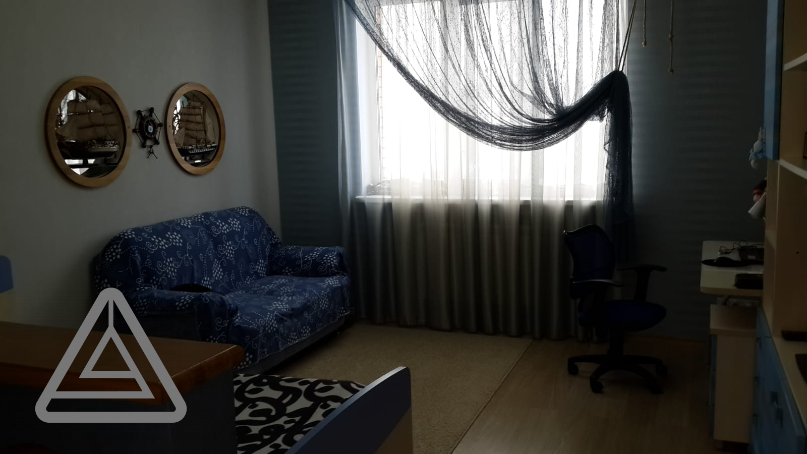 Дом, 3 этажа