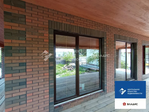 Дом, 3 этажа
