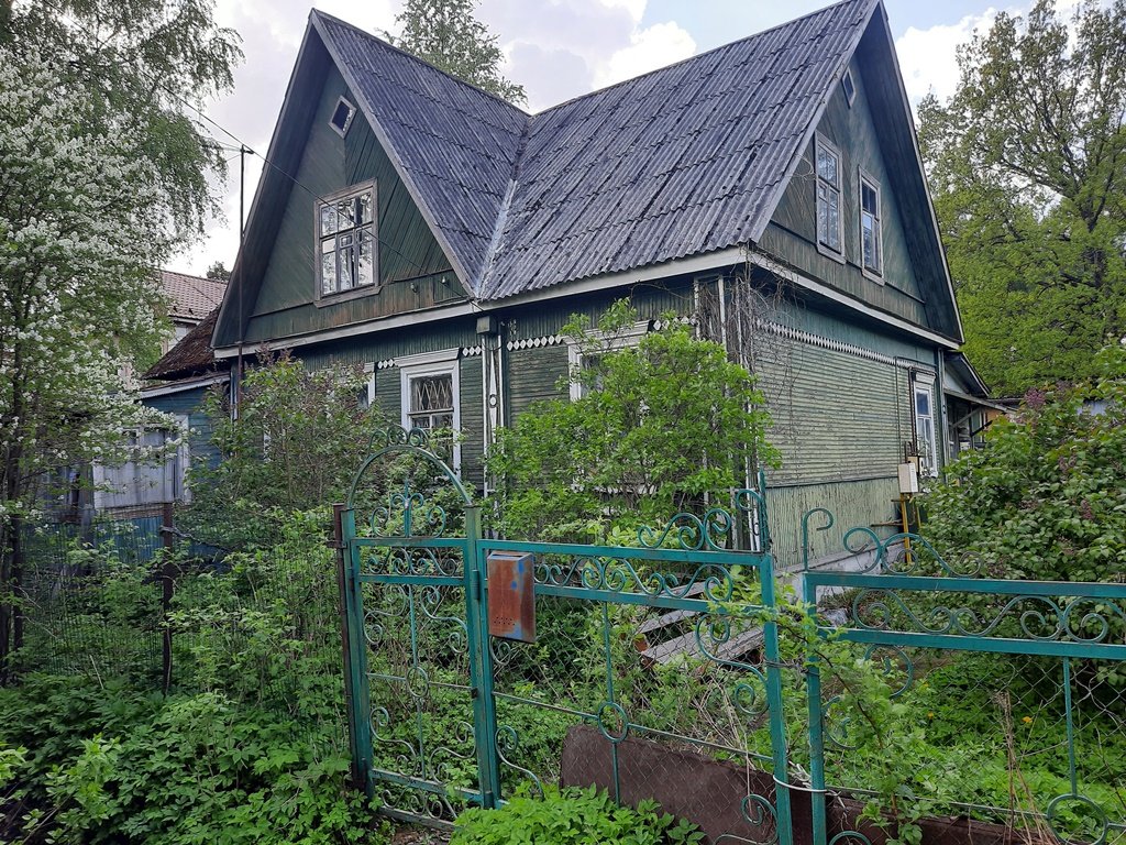 Участок, 2 этажа, 11 соток