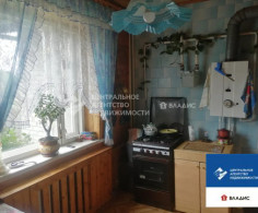Дом, 3 этажа