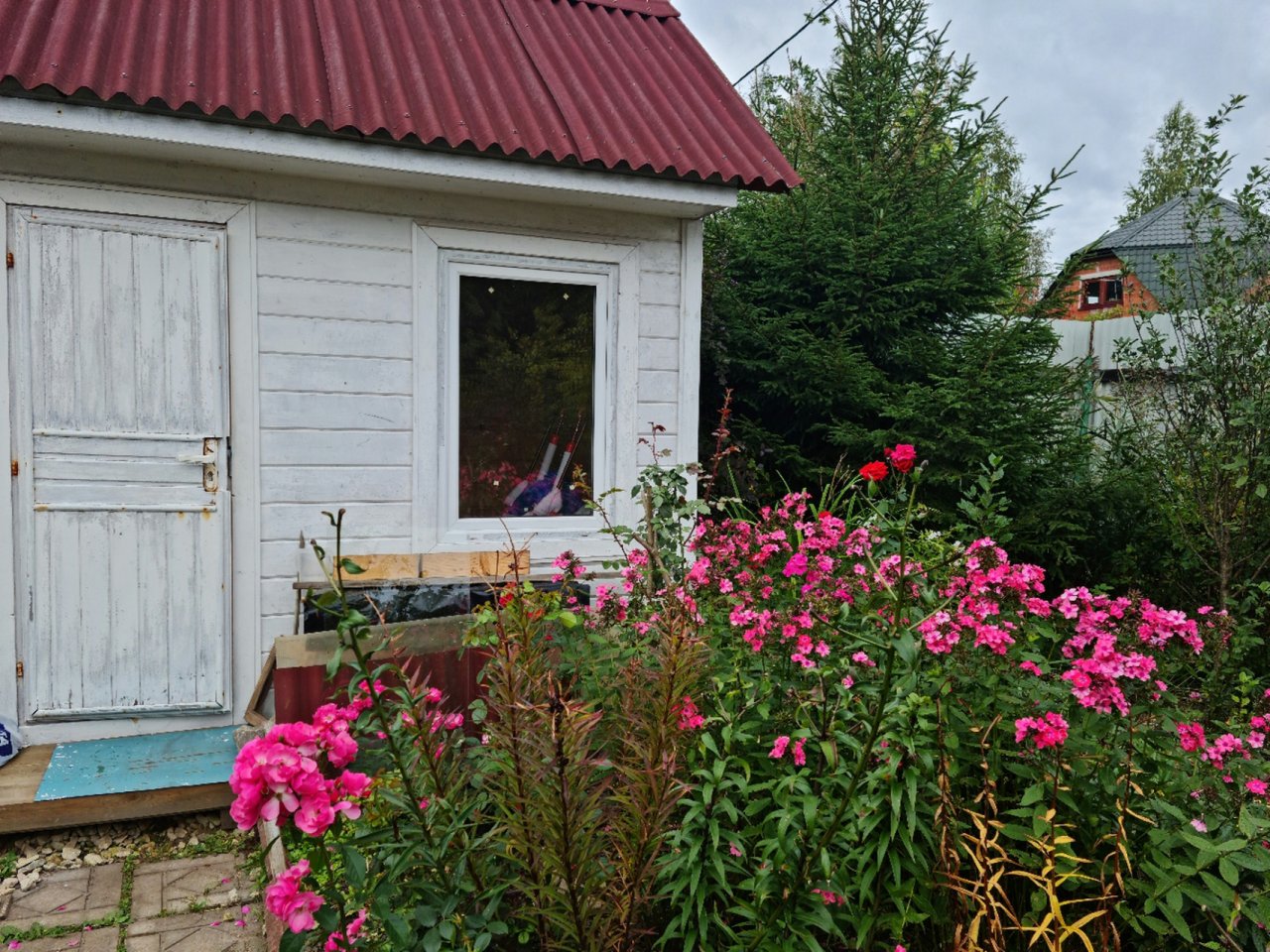 Участок, 2 этажа, 6 соток