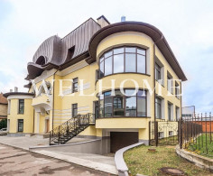 Дом, 2 этажа, 1 комната