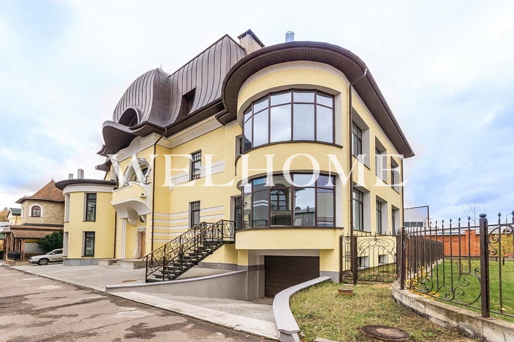 Дом, 2 этажа, 1 комната