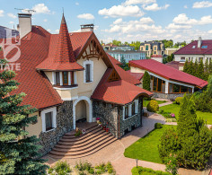 Дом, 3 этажа