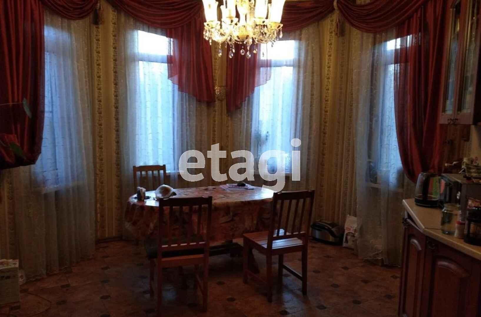 Дом, 2 этажа